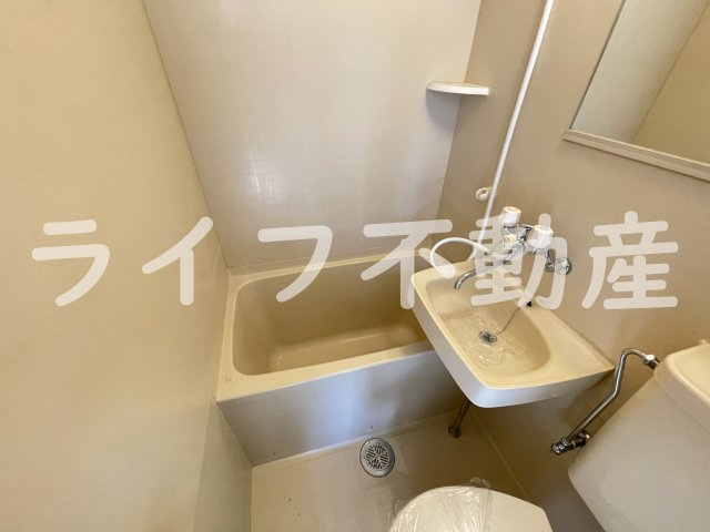 アールエス菱屋西の浴室