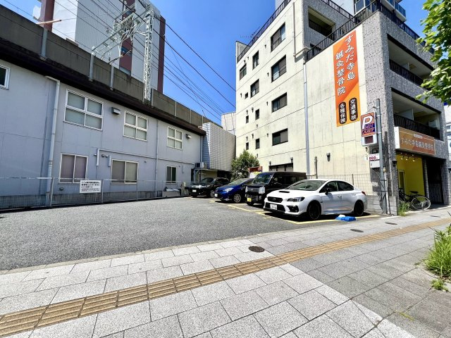 墨田区東向島５丁目の売地の前面道路含む現地写真