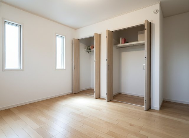 日当り良好で前面道路が6mと開放感溢れる立地となっております。