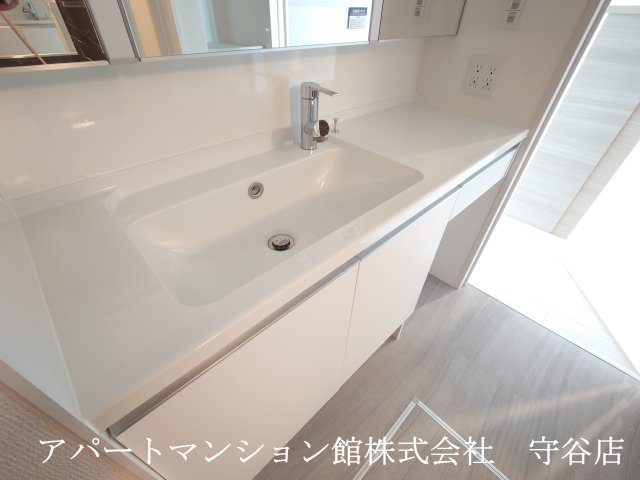 REGALIA（ﾚｶﾞﾘｱ）の洗面所