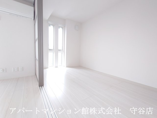 REGALIA（ﾚｶﾞﾘｱ）の洋室