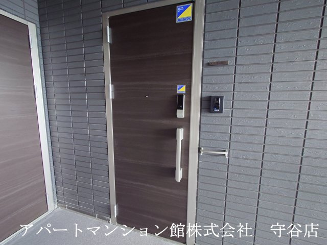 REGALIA（ﾚｶﾞﾘｱ）の玄関