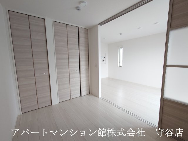 REGALIA（ﾚｶﾞﾘｱ）の洋室