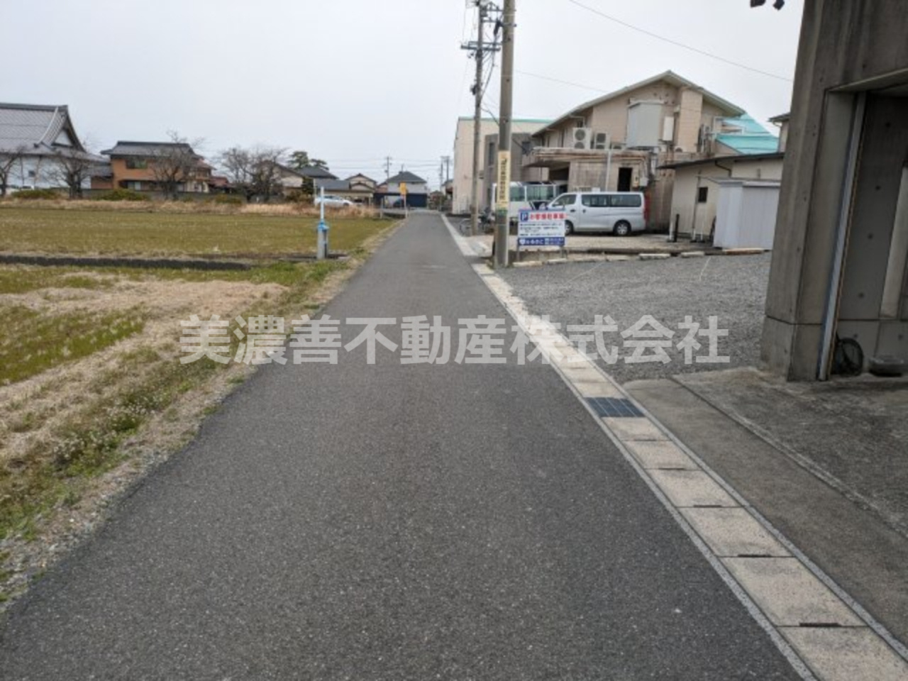 ６２９１０　大垣市中川町3丁目土地の前面道路含む現地写真
