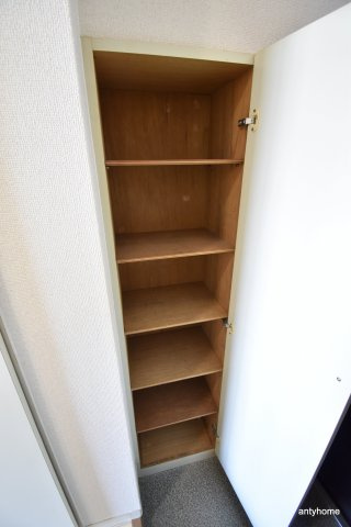 ラレジダンスド江坂　仲介手数料無料の収納