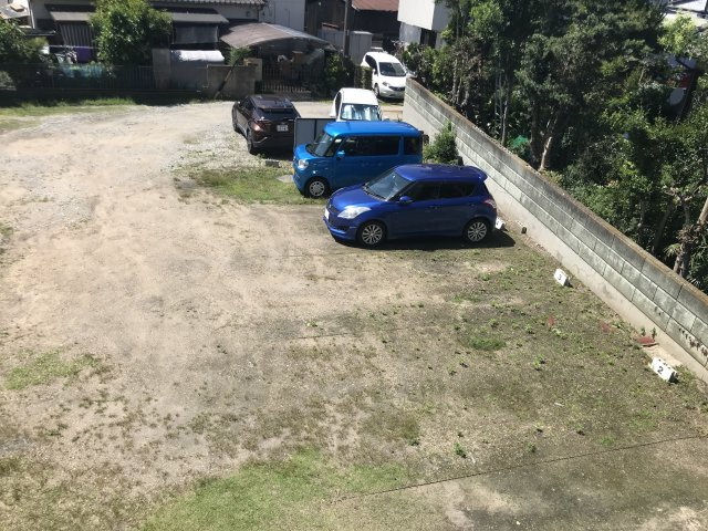 コーポならわの駐車場