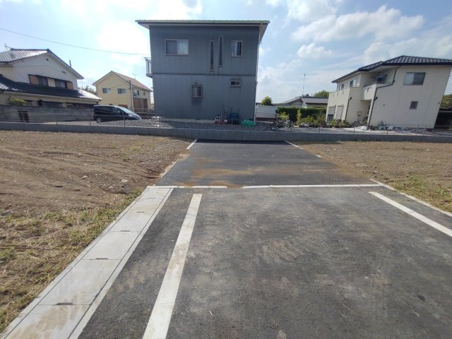 【外観】 | 太田市新田村田町　土地　D区画 | 開発道路延長部分舗装済です☆