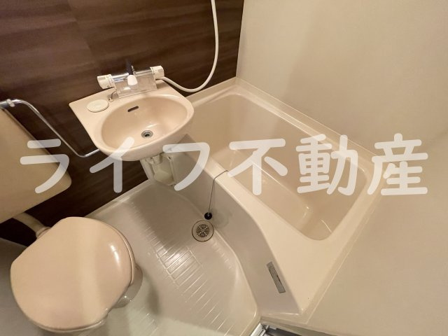 タナカハイツの浴室|コンパクトで使いやすいお風呂です