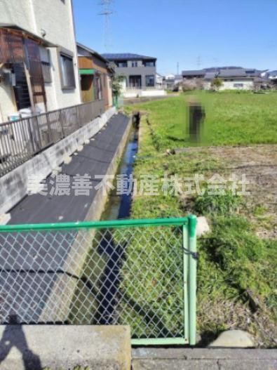 ５７７８３　岐阜市西改田村前土地の周辺