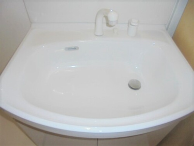 【洗面所】 | Ｓｏｐｈｉａ Ｇａｒｄｅｎ博多　プライスホームなら仲介手数料０円！ | 洗面所：洗面化粧台※前回募集時の写真２０１９年４月撮影     （2019年4月撮影）