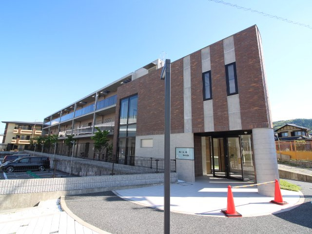 ルミエールウエスト