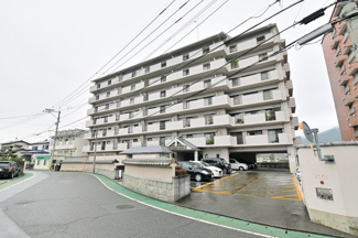 【外観】 | 西鉄五条駅まで徒歩5分。駅が近いと通勤通学に便利です。近隣駐車場確保済みなので、車をお持ちの方でも安心です