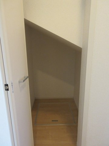 Ｔｈｉｅｌｅ　ＫＯＢＥのその他