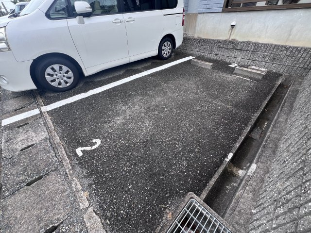 ディアコートＫの駐車場