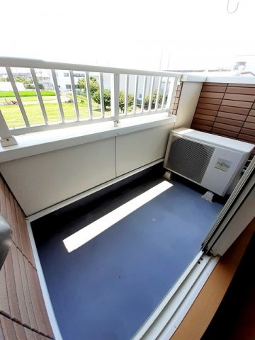 神戸市西区玉津町西河原のアパートのバルコニー