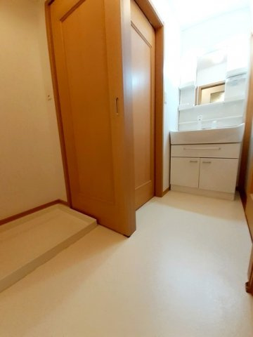 神戸市西区玉津町西河原のアパートの洗面所