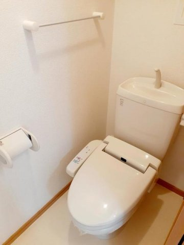 神戸市西区玉津町西河原のアパートのトイレ