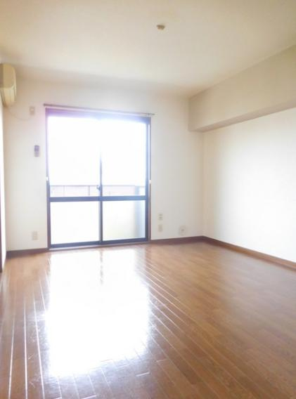 モナハイツの洋室