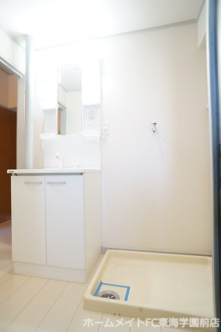 上水前寺クローバービル飛鳥の独立洗面台