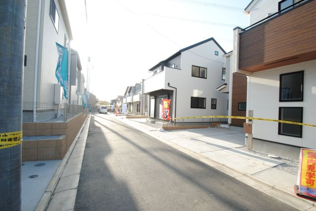 所沢市松郷2期全12棟の前面道路含む現地写真