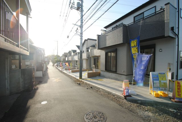 所沢市松郷2期全12棟の前面道路含む現地写真
