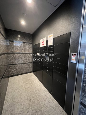 【その他共用部分】 | グリーン サイト南森町 | ロビー部分に宅配BOXがあります♪