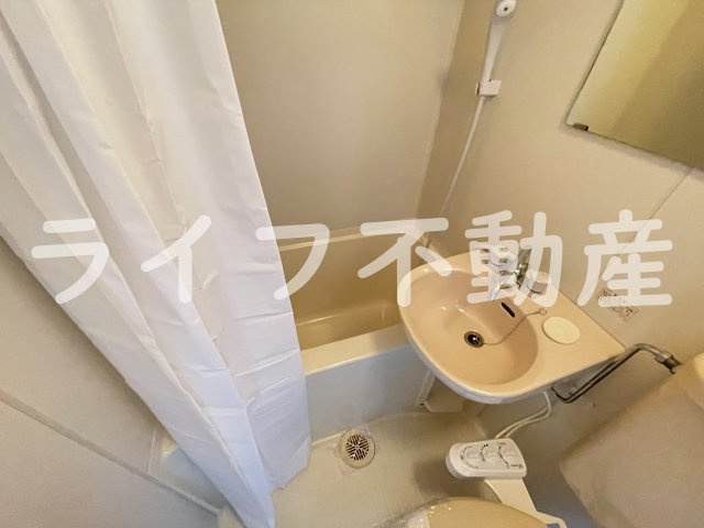 センチュリーロイヤル小阪の浴室|きれいなお風呂です