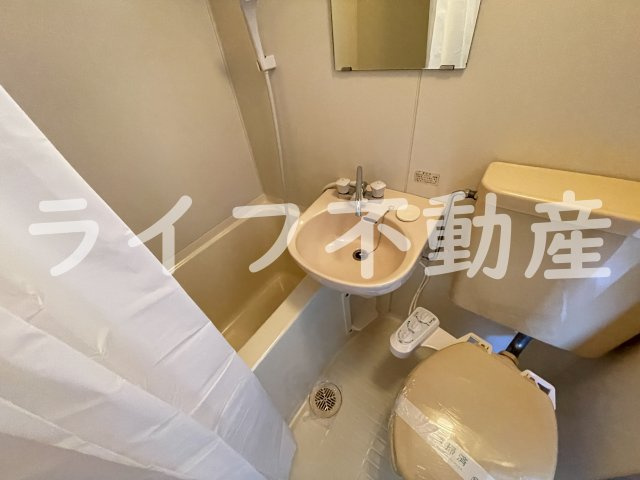 センチュリーロイヤル小阪の独立洗面台|独立洗面台で身支度をすべて済ませてしまいましょう