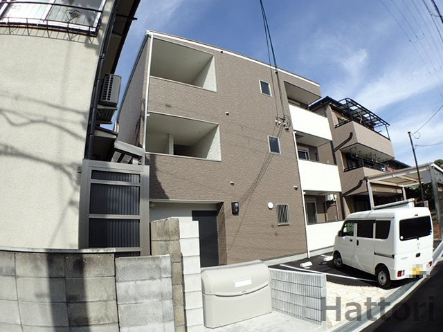 ラージヒル服部天神の外観