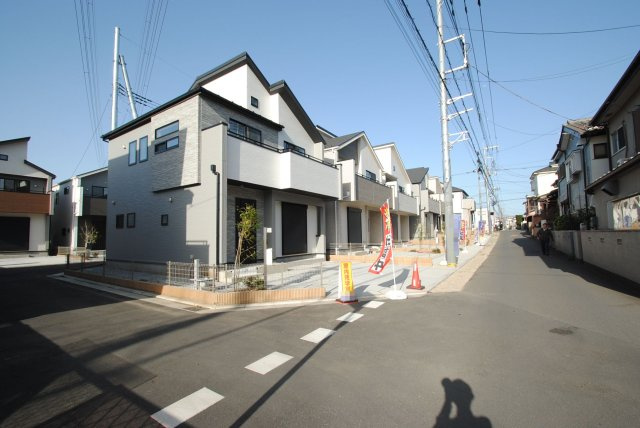 所沢市松郷2期全12棟の前面道路含む現地写真