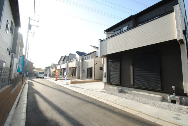 所沢市松郷2期全12棟の前面道路含む現地写真