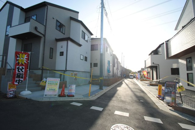 所沢市松郷2期全12棟の前面道路含む現地写真