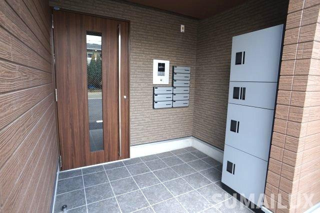 熊本市東区長嶺南４丁目のアパートのエントランス