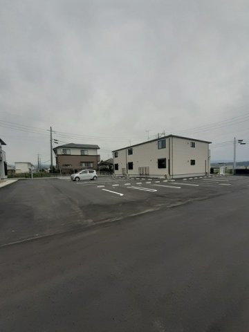 ノルデンパラスト　Ｂの駐車場|駐車場があります