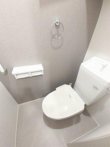 ノルデンパラスト　Ｂのトイレ|落ち着いた色調のトイレです