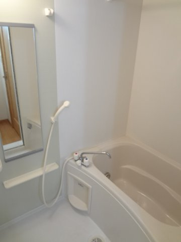 コートカルムの浴室|落ち着いた空間のお風呂です