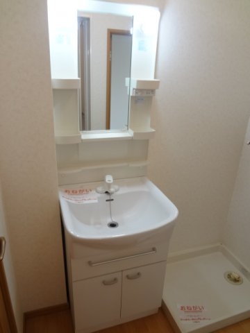 コートカルムの洗面所|ゆったりとスペースのある洗面所