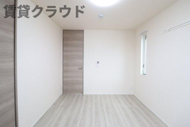 ラシーヌの寝室|落ち着いた色調の寝室です