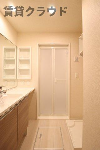 ラシーヌの洗面所|ゆったりとスペースのある洗面所