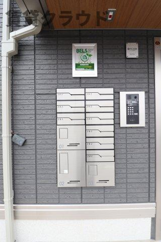 ラシーヌのエントランス|宅配ボックスがあると、自分の時間を有効活用できますね！