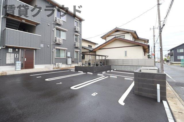 ラシーヌの駐車場|駐車スペースもあります