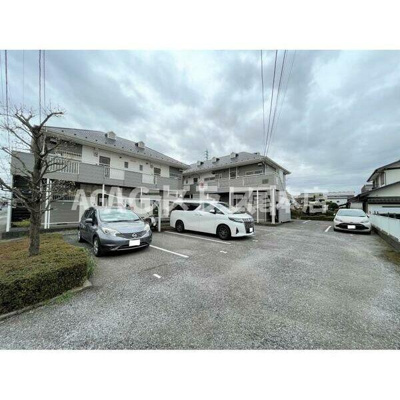 【駐車場】 | エステートピアコムA | 駐車場に車を止められます