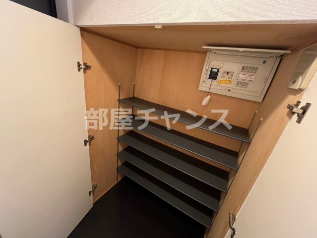 スクエア名駅南の収納
