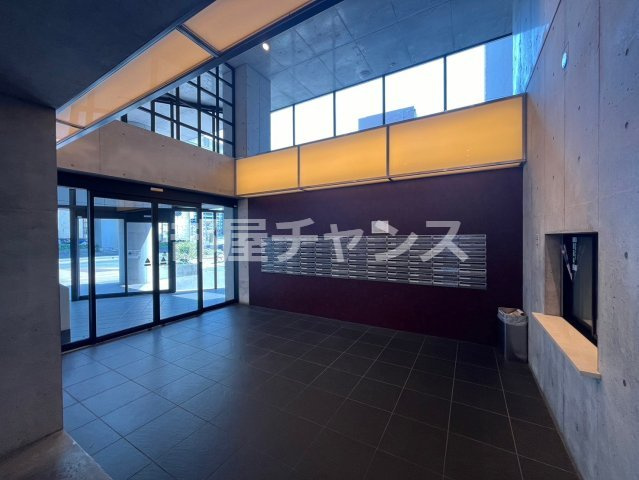 スクエア名駅南のロビー