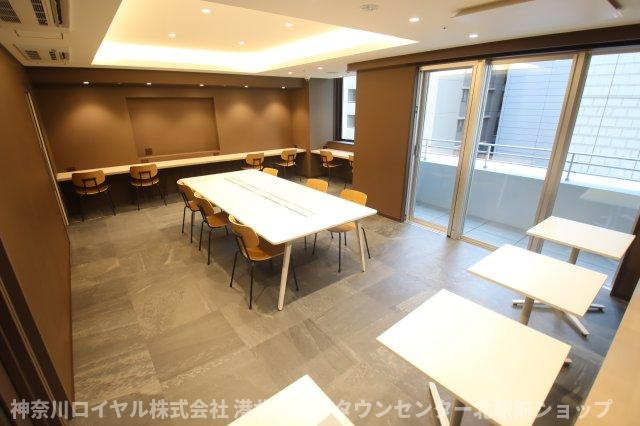 シェアラウンジ