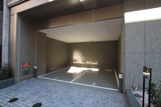 ★敷地内駐車場★（空き状況・使用料等詳細はご確認下さい）