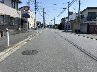 【前面道路含む現地写真】