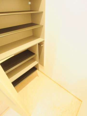 メゾン府中南の収納