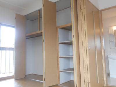 アテナリー右京の収納