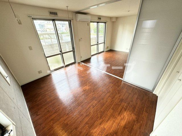 T's Garden Bの居間・リビング|高崎、前橋、伊勢崎エリアのお部屋探しはエンドスケープまで！お客様の理想お聞かせ下さい♪